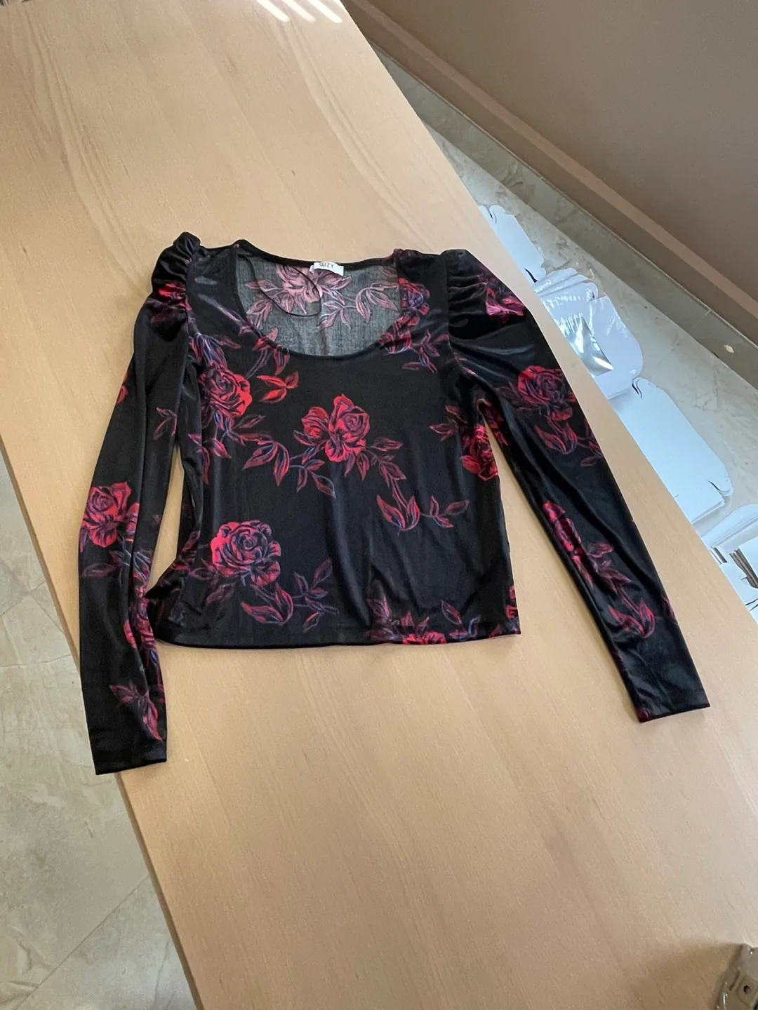 Suzy Shier Floral Velvet Top - Size L thumbnail
