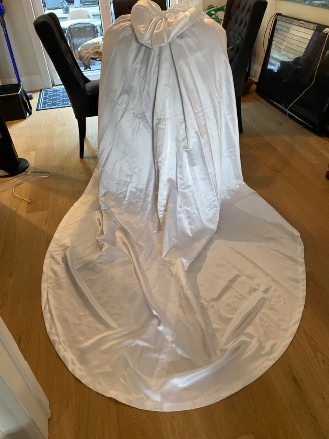 Wedding Train & Veil - White thumbnail
