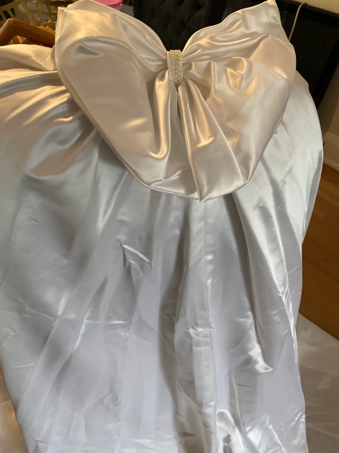 Wedding Train & Veil - White image indicator(2)