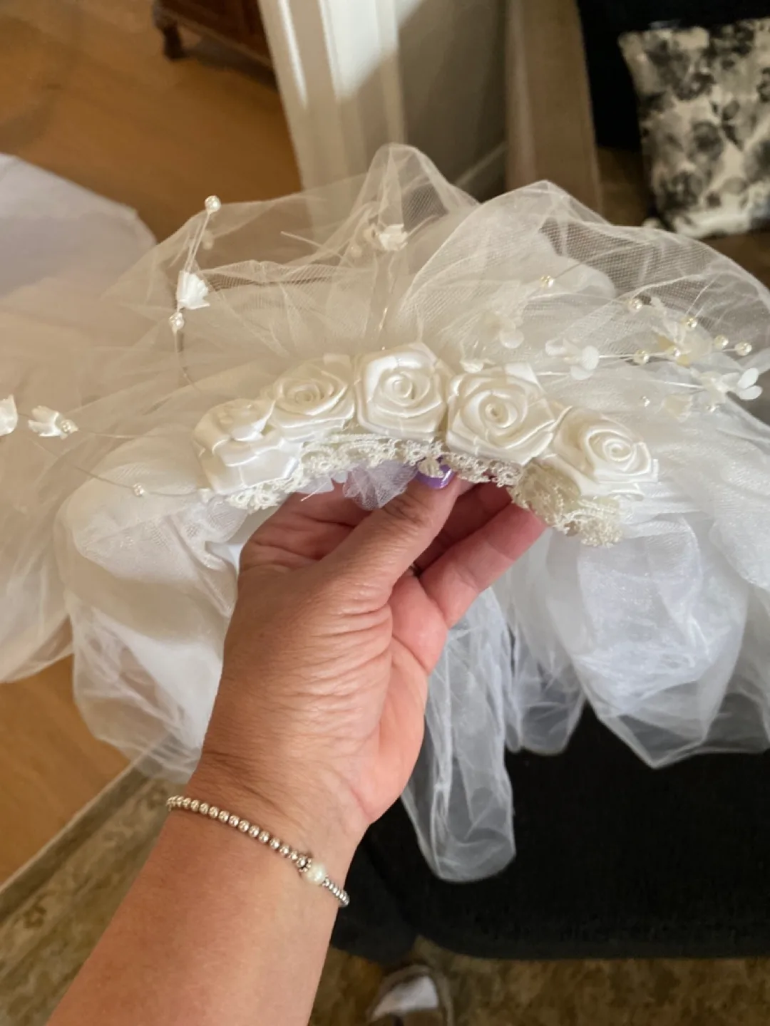 Wedding Train & Veil - White image indicator(5)