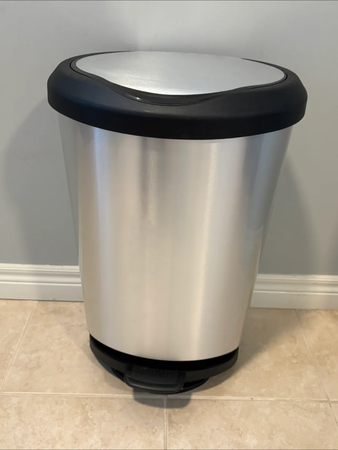 Silver Step-On Trash Can thumbnail