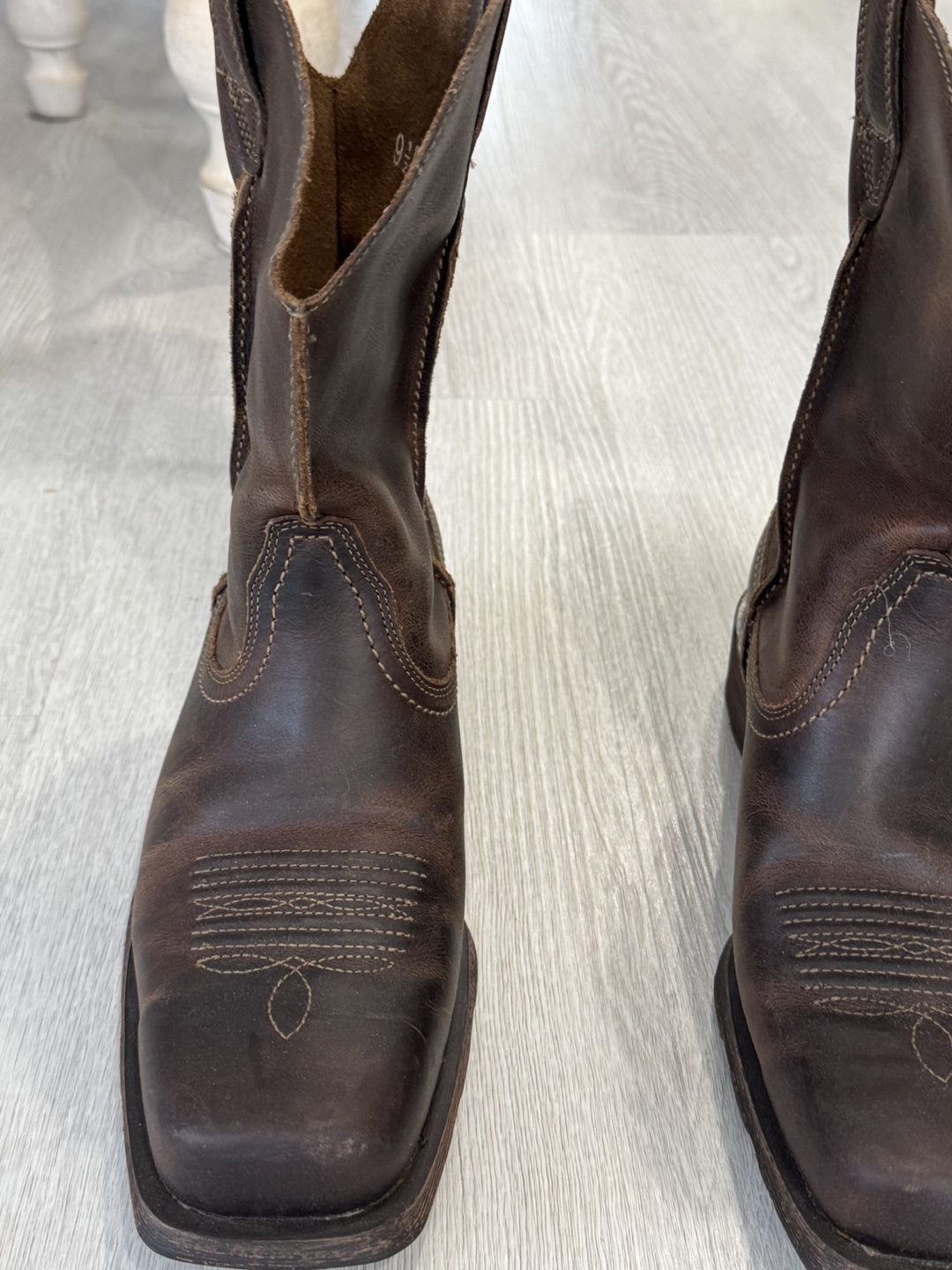 Ariat Brown Leather Cowboy Boots - Size 9.5 EE - photo 4