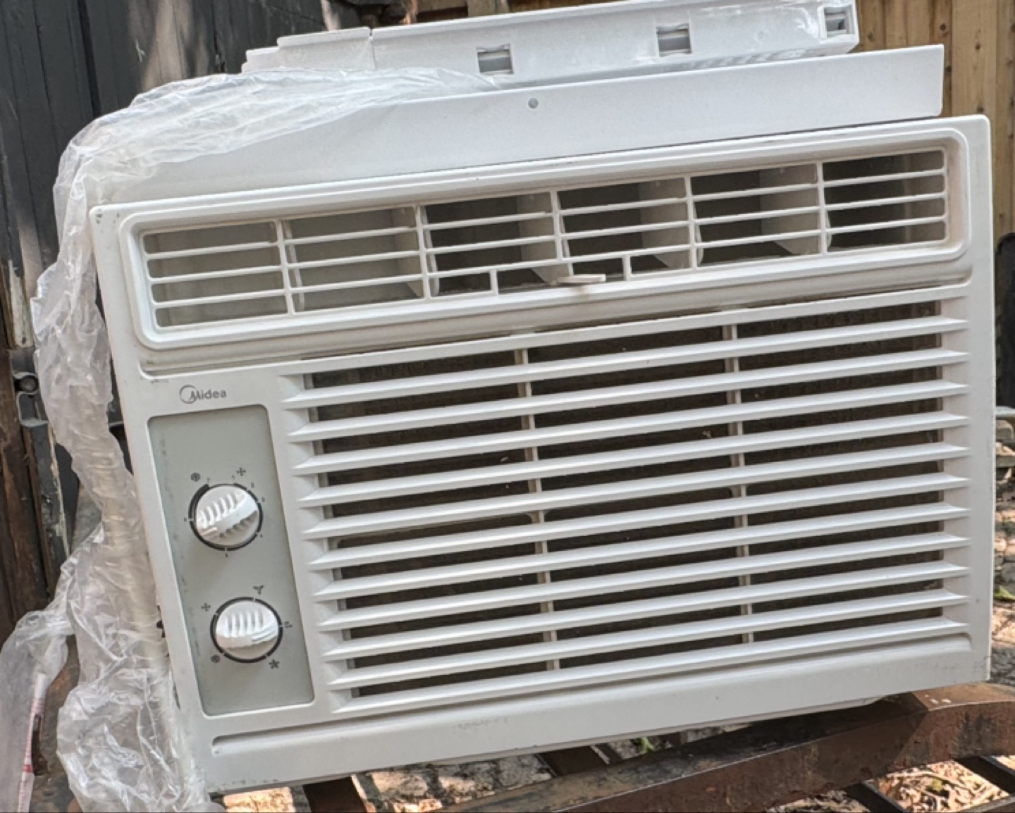 Midea Window Air Conditioner - photo 5