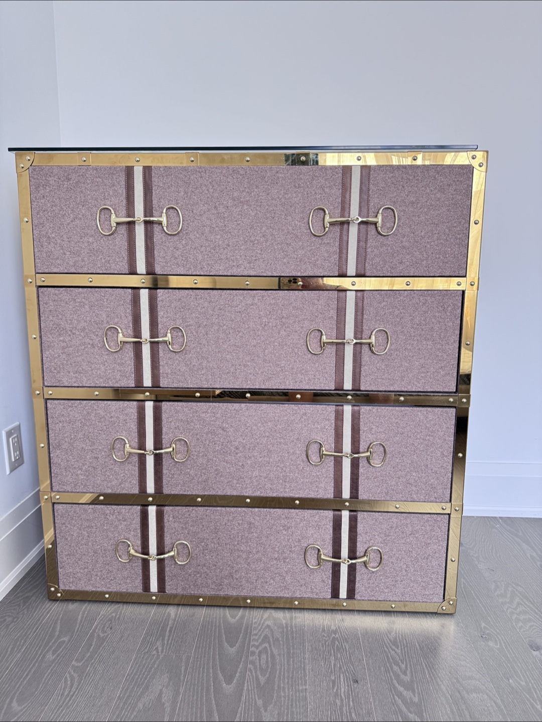 Trunk Triumh Dresser