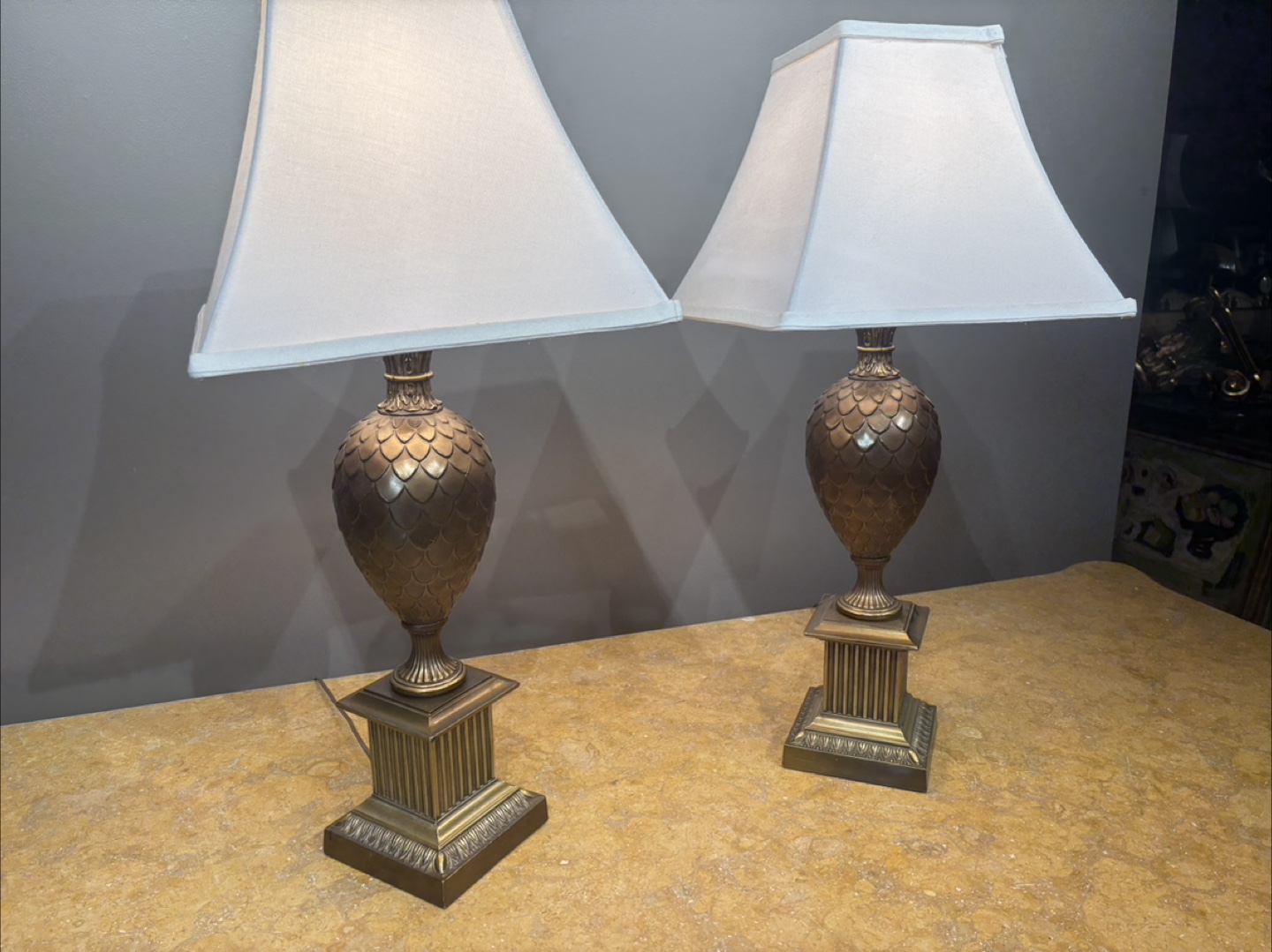 A pair of Hollywood Regency style pineapple table lamps - photo 4