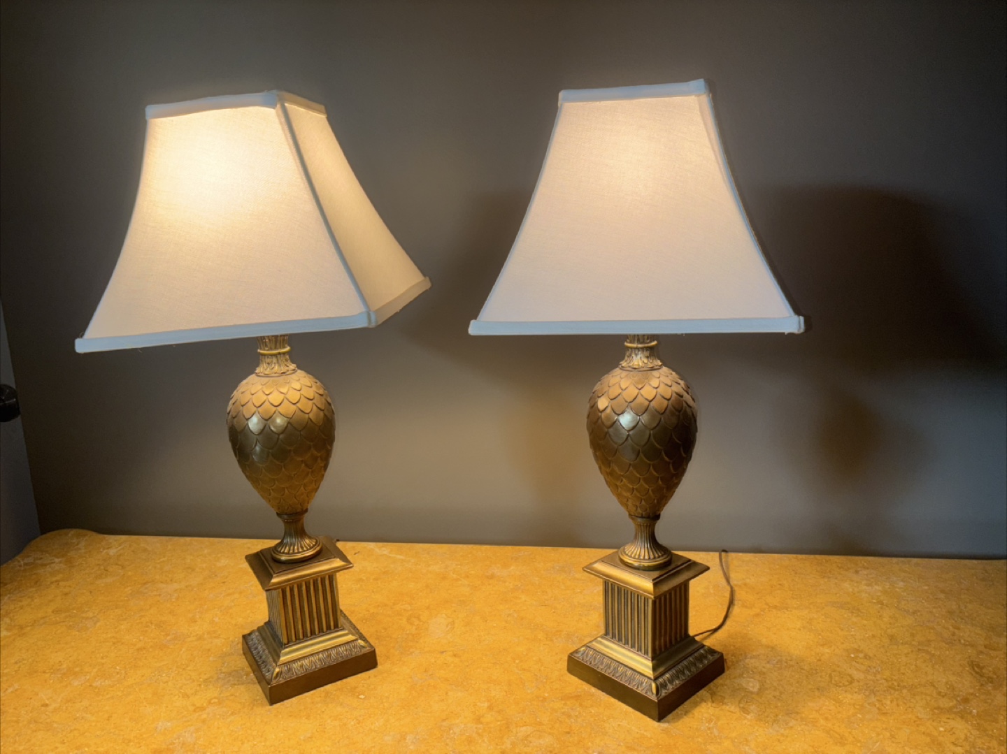 A pair of Hollywood Regency style pineapple table lamps