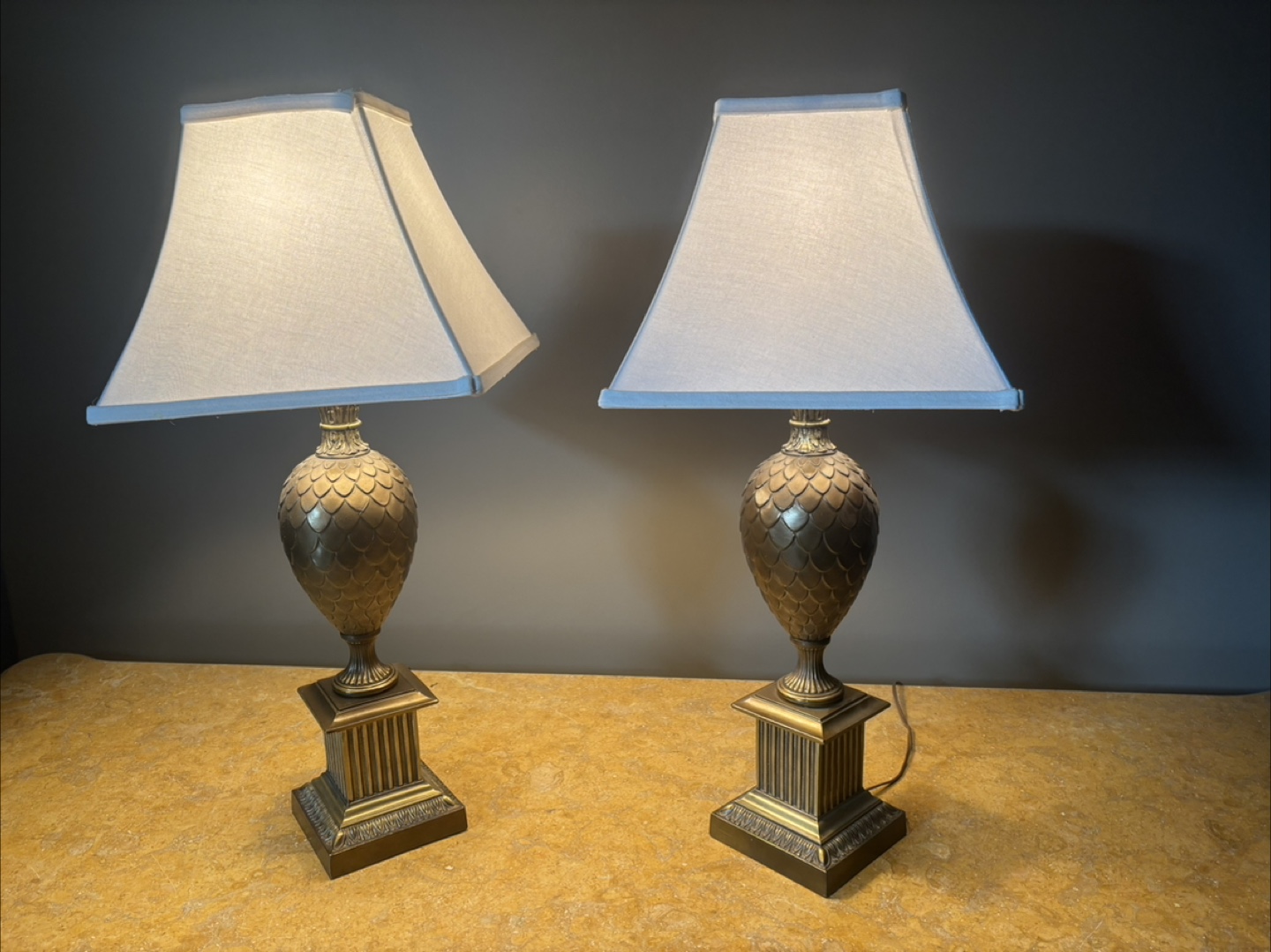 A pair of Hollywood Regency style pineapple table lamps - photo 2
