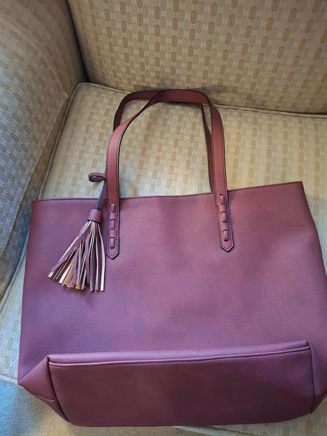 Bueno burgundy tote bag image indicator(2)