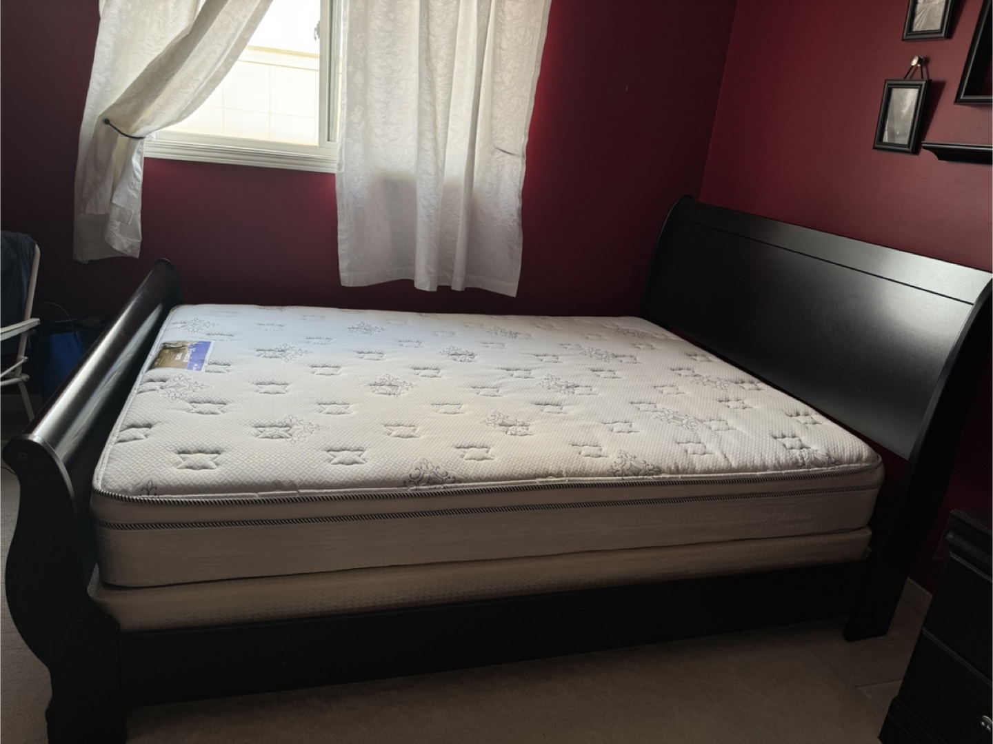 Bedroom Set - Queen Bed + 2 Nightstands