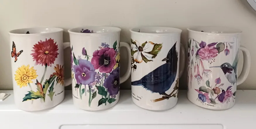 Beautiful set of 4 vintage Valerie Pfeiffer mugs thumbnail