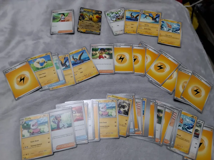 Pokémon Trading Cards Lot thumbnail
