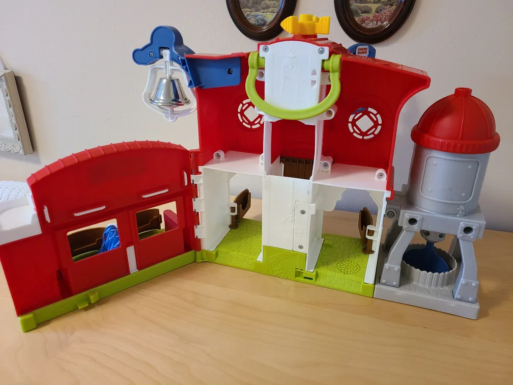 Fisher Price Little People Farm image indicator(2)