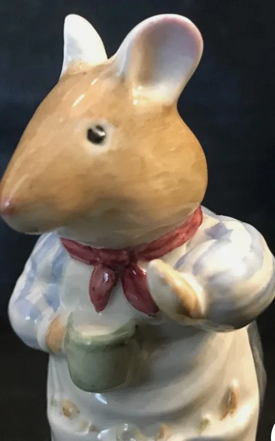 Mr. Apple Royal Doulton collectable figurine image indicator(5)