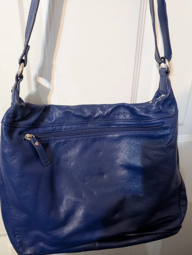 Danier Blue Genuine Leather Shoulder Bag (15"x12") image indicator(5)