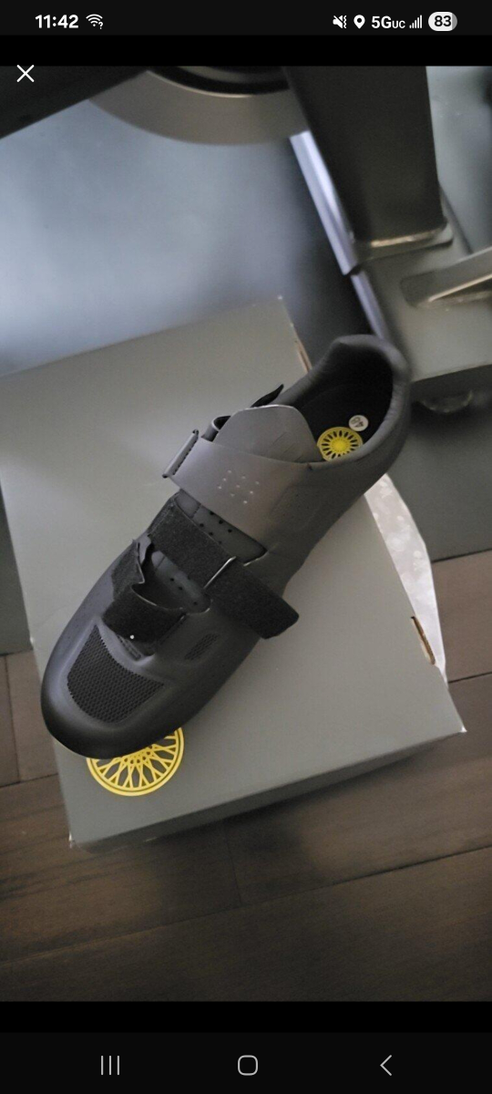 SoulCycle at-home bike + cycling shoes - photo 4