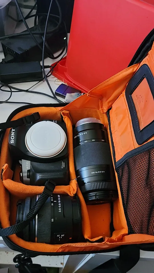 Sony Alpha a330 DSLR Camera with 2 Lenses thumbnail