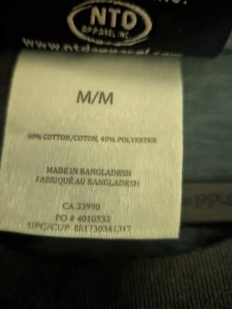 The pink closet funny saying gray t-Shirt - Size M image indicator(4)