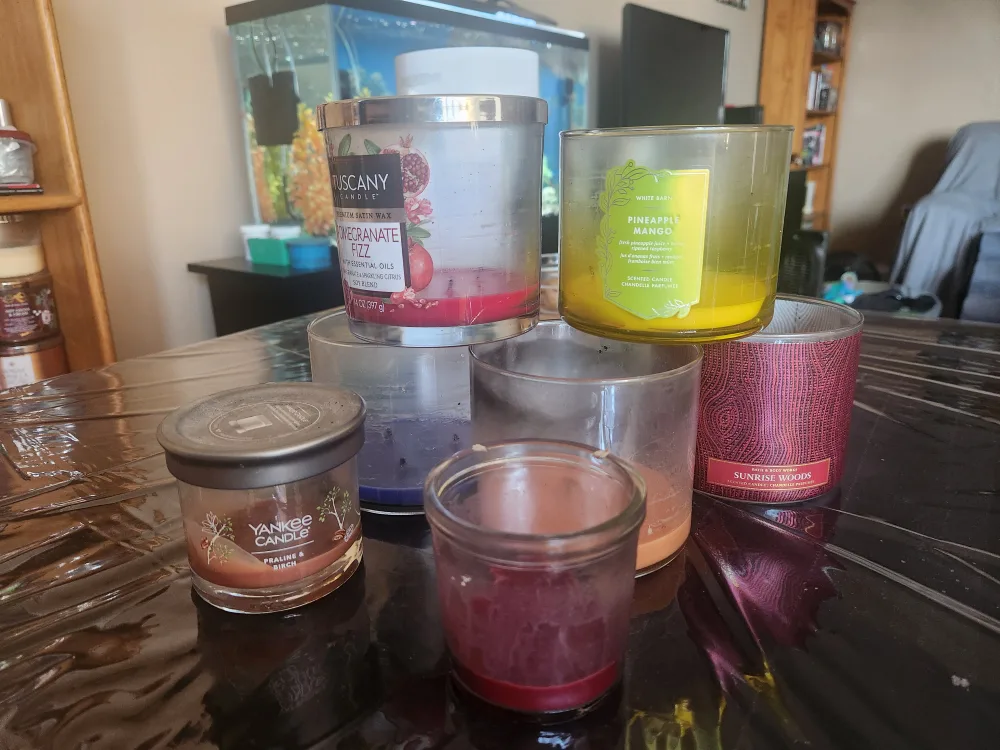 Assorted Candle Lot - Yankee & Tuscany image indicator(2)