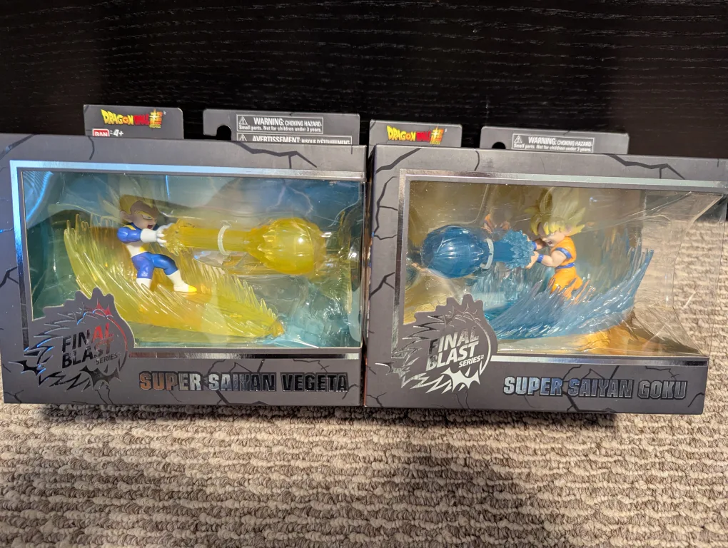 Dragon Ball Z super Saiyan Goku & Vegeta statues thumbnail