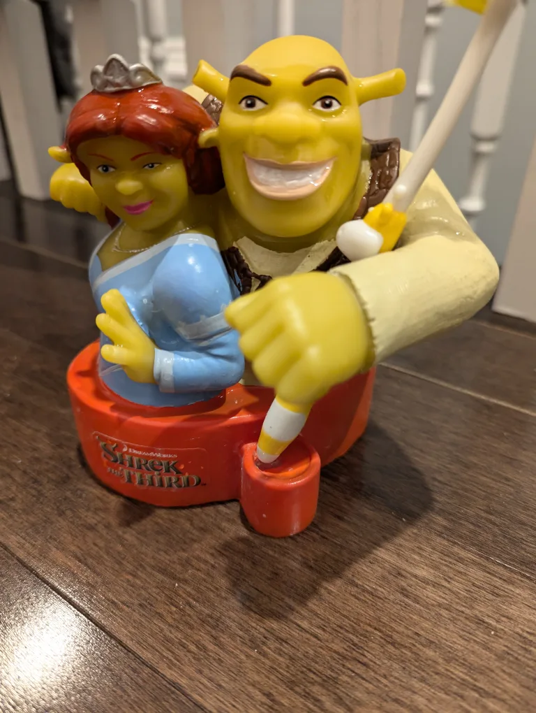 🇨🇦 #freecycle Shrek The Third Toothbrush Holder thumbnail
