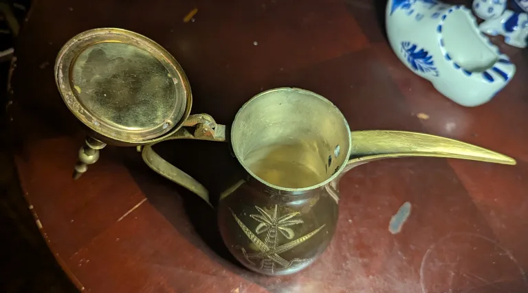 Vintage Brass Dallah Coffee Pot - Saudi Arabia image indicator(2)