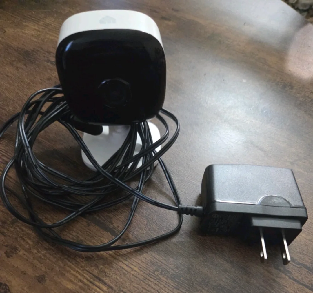 TP-Link Kasa Spot EC60 Indoor Security Camera thumbnail
