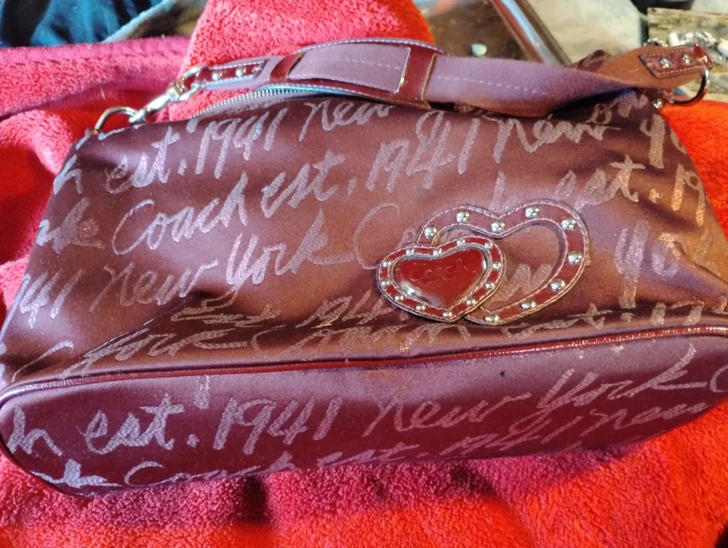 Coach Est. 1941 New York Heart Purse image indicator(5)