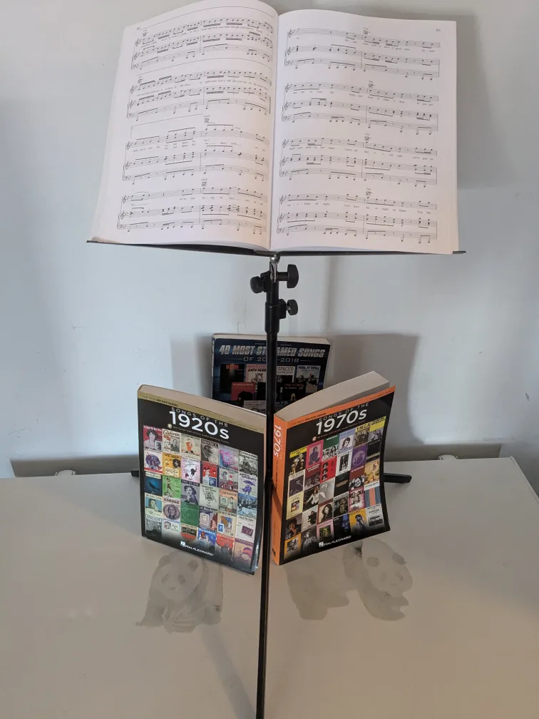 Hal Leonard Songbooks & Sheet Music Stand thumbnail