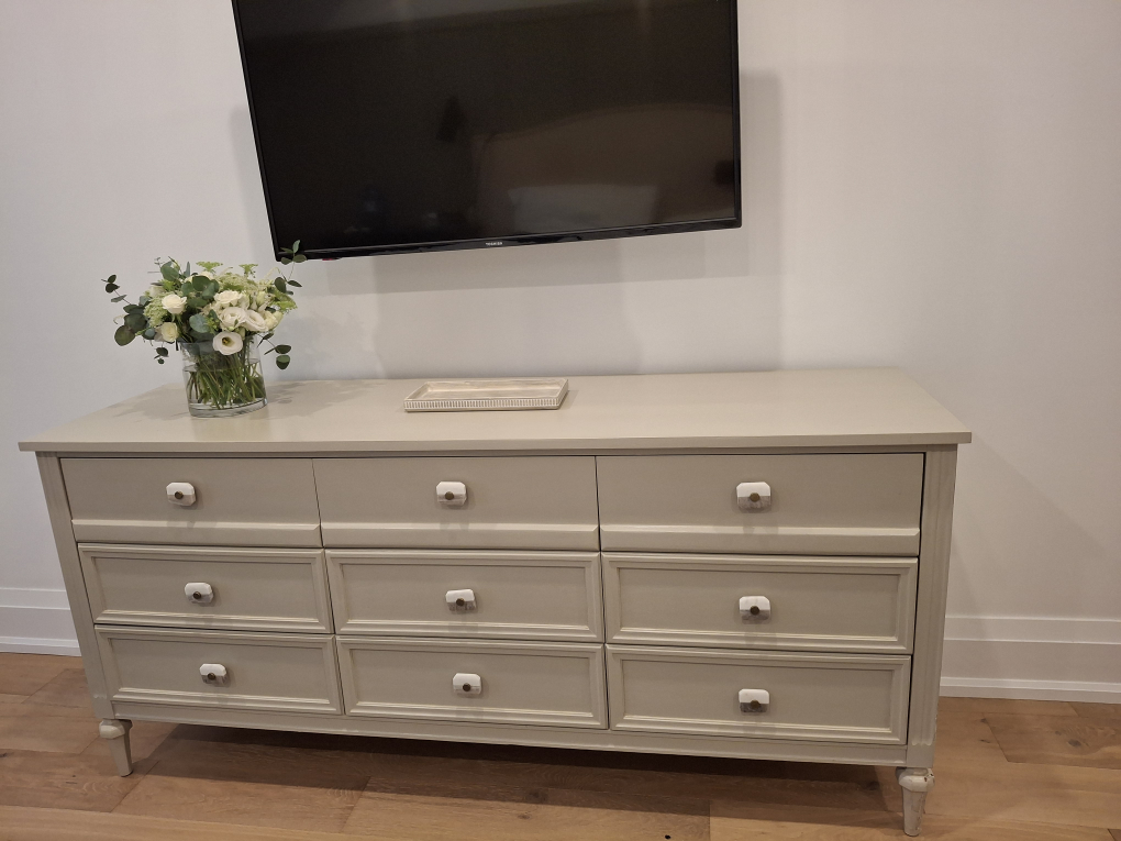 9-Drawer Dresser in Beige - photo 4