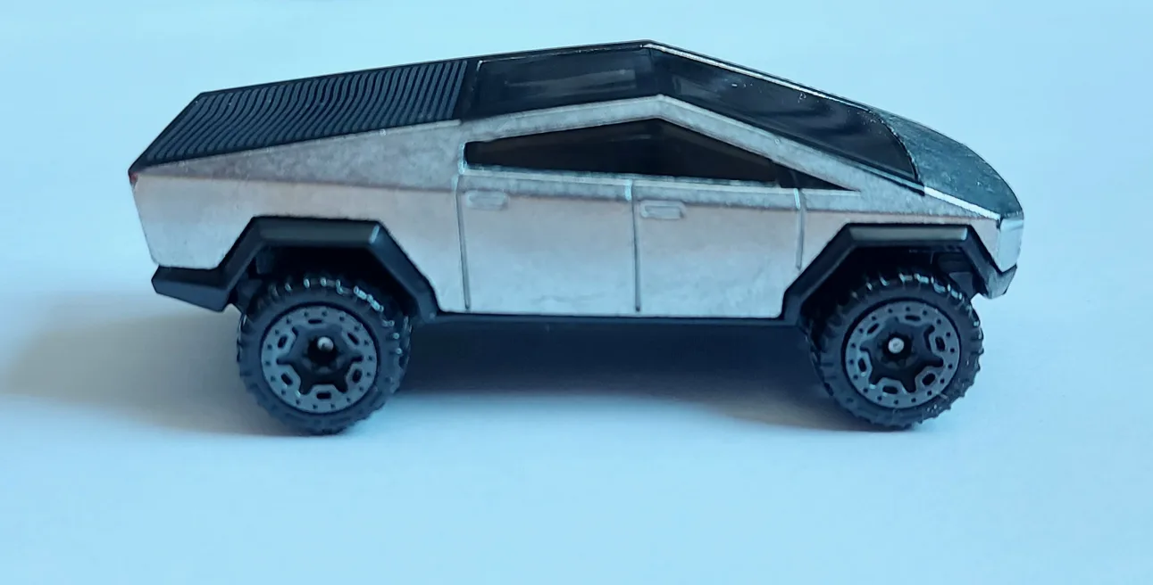 🆕Collectible! Hot Wheels Tesla Cybertruck Diecast Car image indicator(2)
