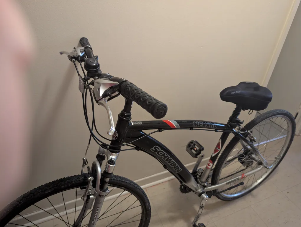 Schwinn Merano Bike - 8 speed 🇨🇦 thumbnail