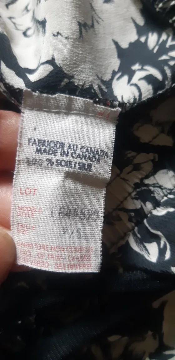 Floral 100% Silk Shorts - Size S image indicator(3)