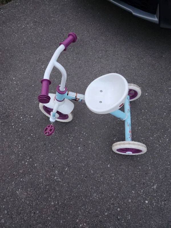 Disney Frozen 2 Toddler Tricycle image indicator(3)
