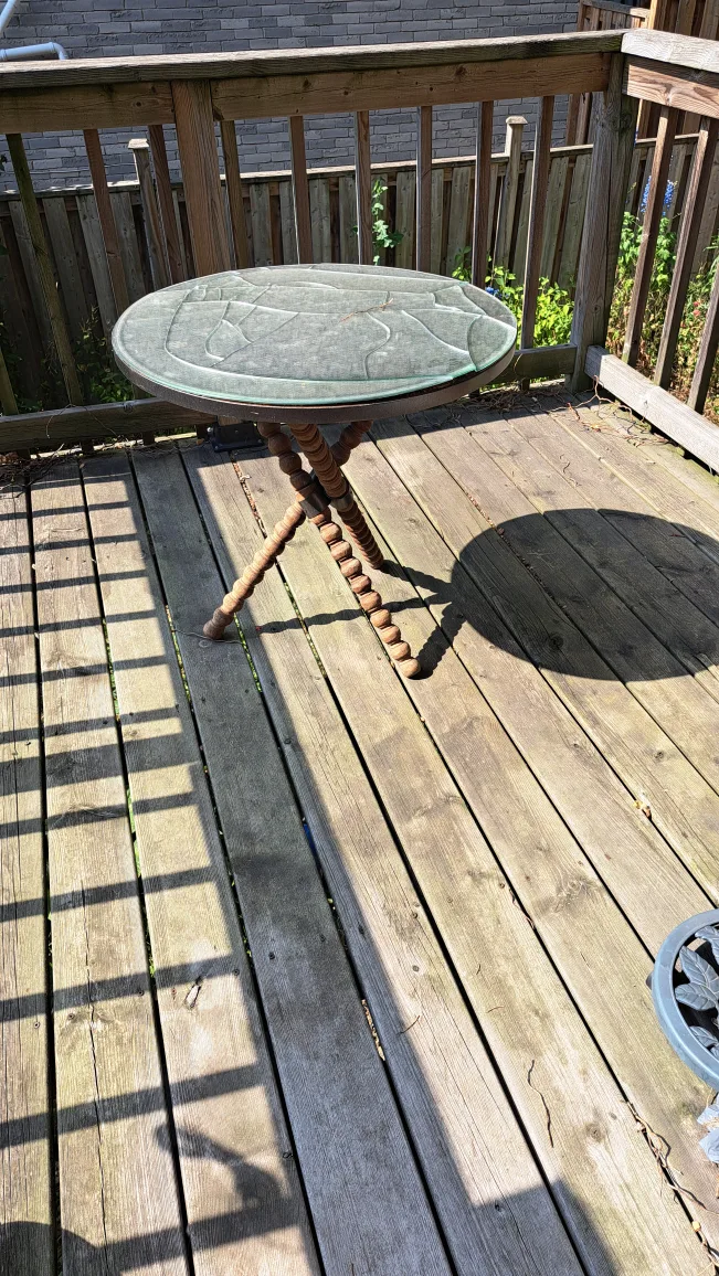 Vintage Style Round Table thumbnail
