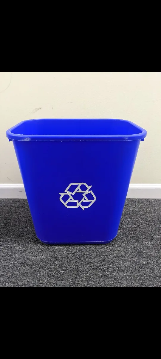 Blue Recycle Bin thumbnail
