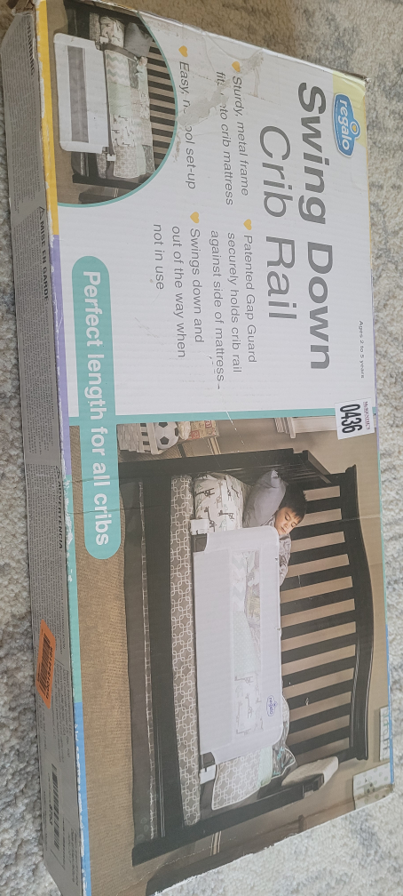 Regalo Swing Down Crib Rail