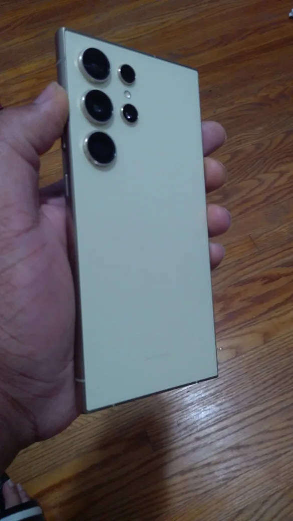 Samsung Galaxy S24 Ultra. Perfect condition. image indicator(7)