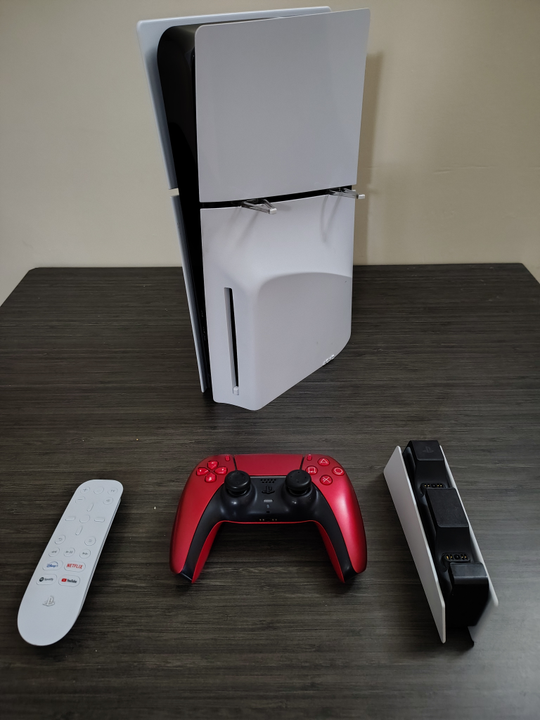 PS5 slime disck édition whit contrôler plus extra remote