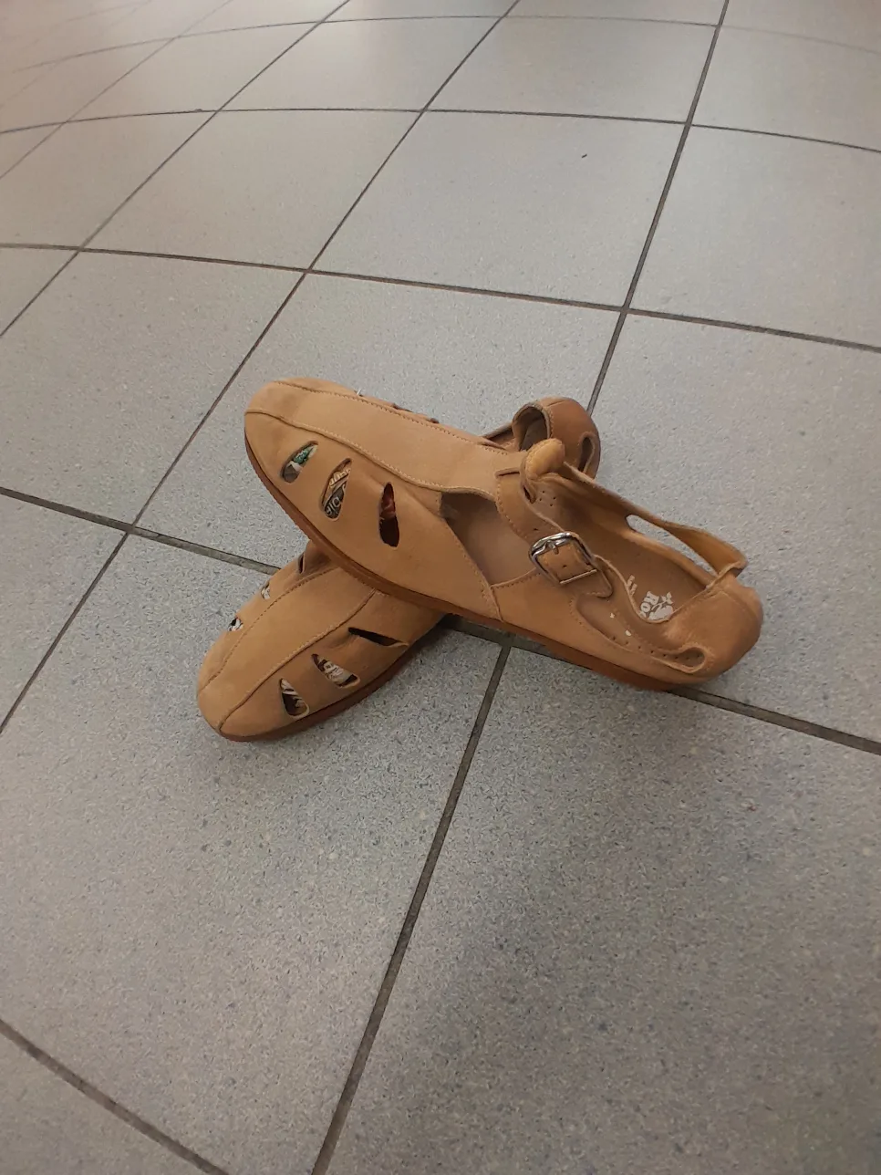 Roots Tan Leather Sandals Size 10 thumbnail