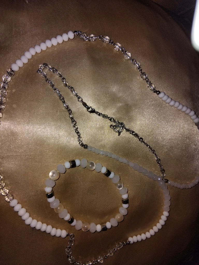 Beaded Necklace & Bracelet Set thumbnail