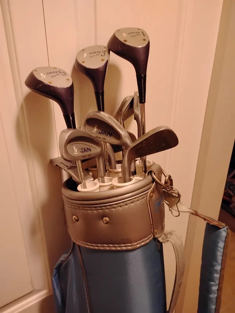 Vintage JAN Golf Club Set with Golf Bag thumbnail
