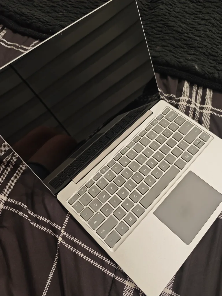 Microsoft Surface Laptop Go First Gen 16GB RAM Intel i5 image indicator(2)