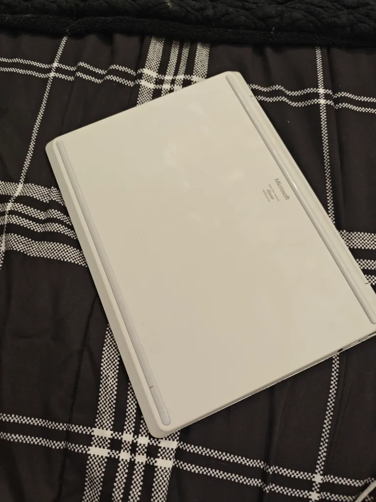 Microsoft Surface Laptop Go First Gen 16GB RAM Intel i5 image indicator(3)