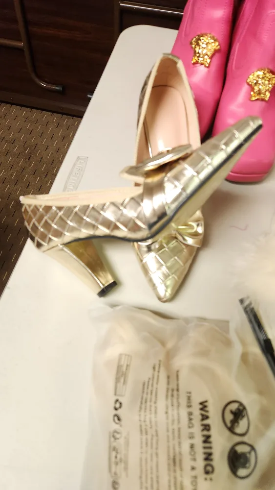 Gold Heels thumbnail