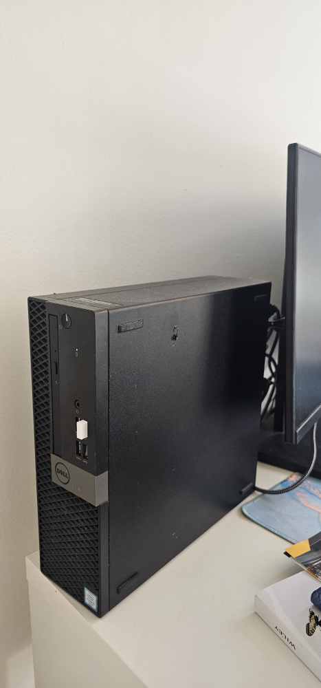 Dell OptiPlex 5050 Desktop PC + monitor