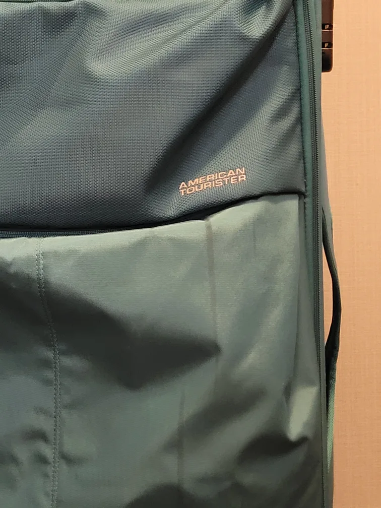 American Tourister/ Samsonite Teal Suitcase image indicator(4)