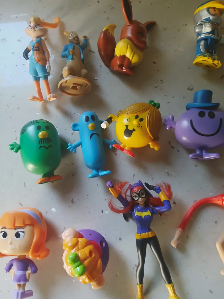 Mixed Lot of Toy Figurines image indicator(4)
