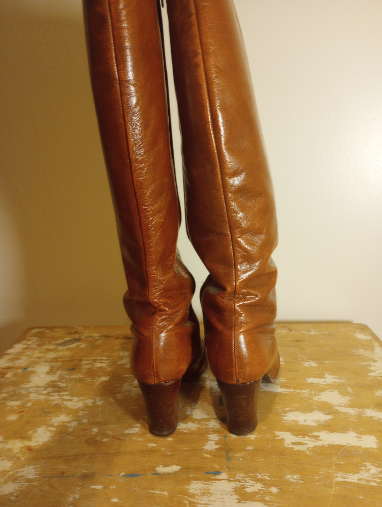 Fine Leather Heeled Boots - photo 3