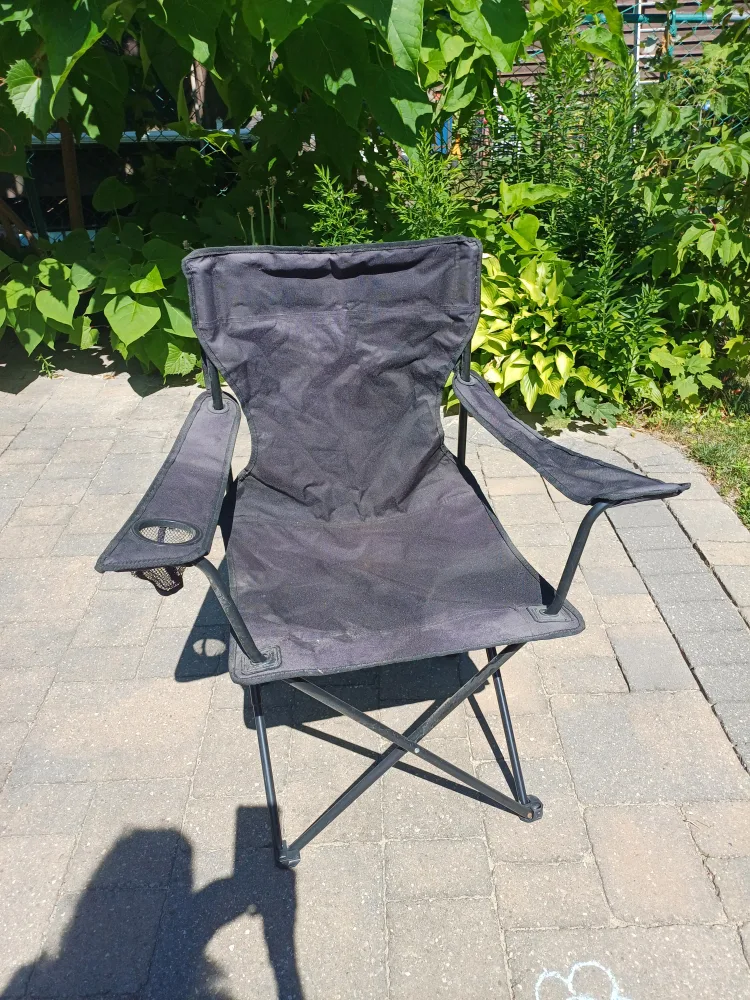 🇨🇦 Free Folding Camping Chair - Black thumbnail