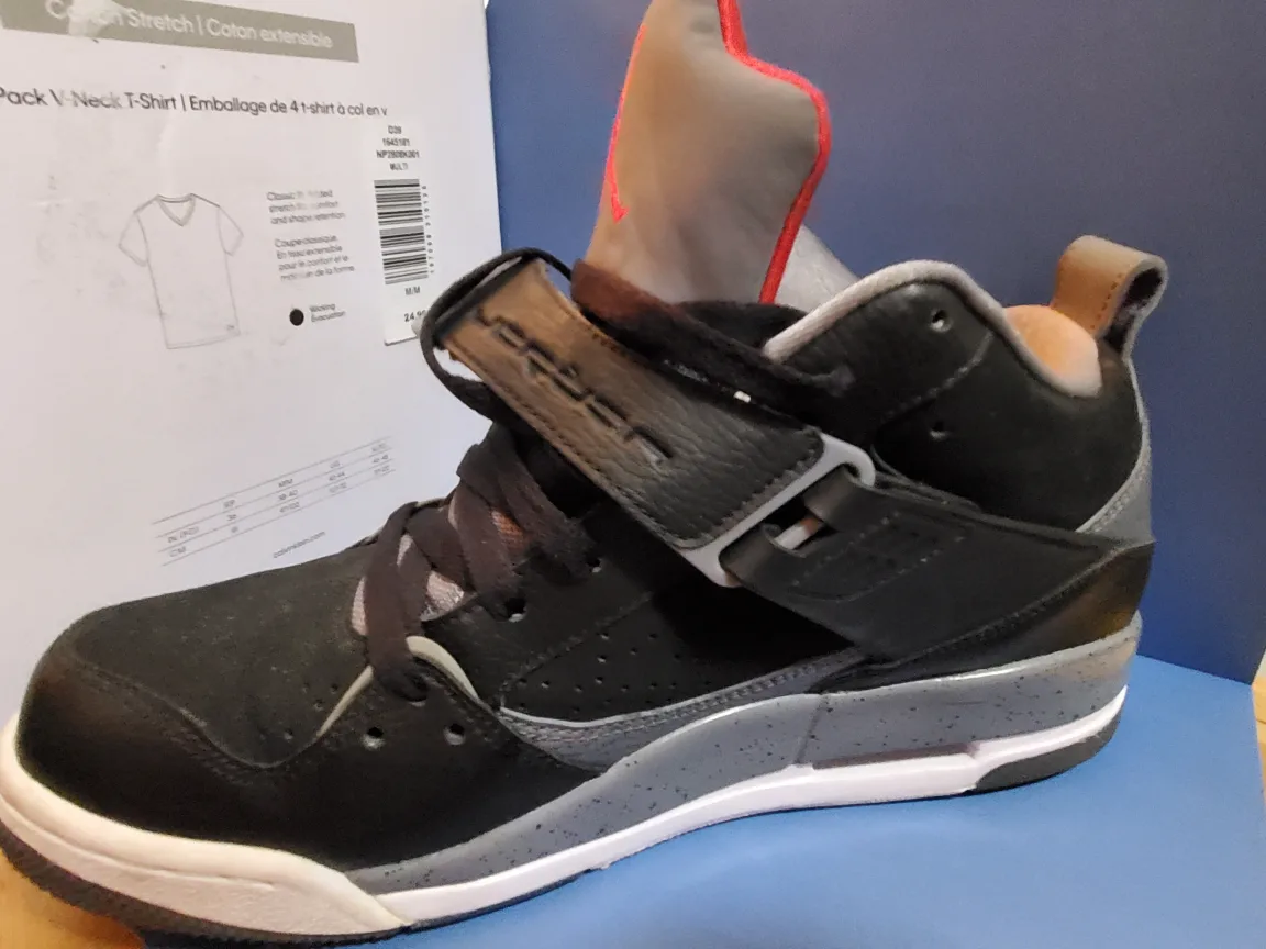 Jordan's (MJ Shoes) size 8.5 Men's image indicator(4)